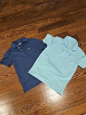 2 Vineyard Vines Boys Size M golf Shirts In Excellent Condition.